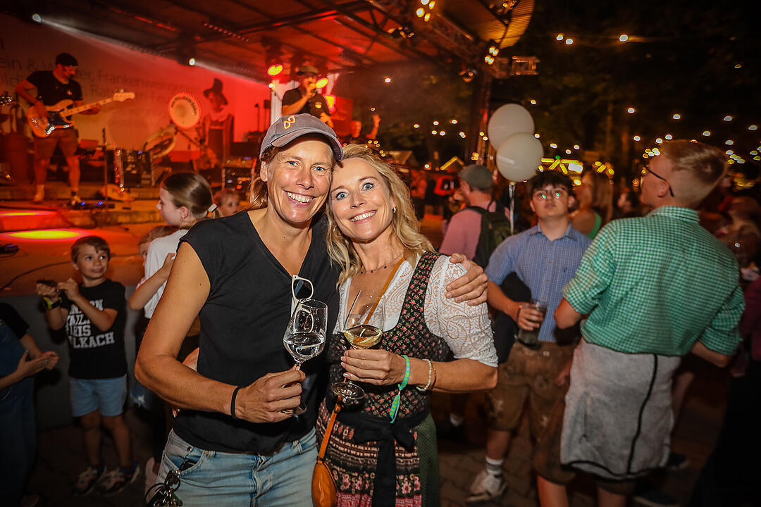 Impressionen vom größten Weinfest in Franken!