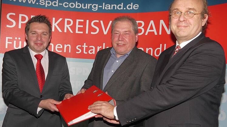 Übergabe der Amtsgeschäfte (von links): Carsten Höllein, Thomas Rausch und Ralf Pohl.