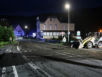 Kilometerlange Spur aus Klärschlamm in Unterfranken