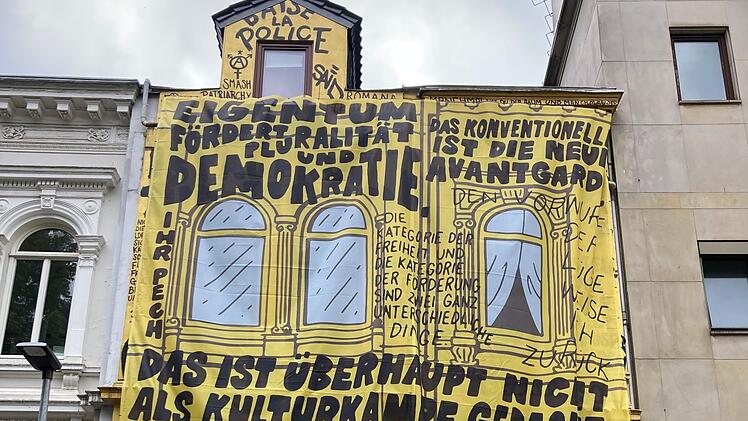 Golden Shop mit neuer Fassade
