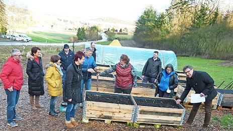 Ein Bild aus der Anfangszeit der „Natur-Garten-Acker-Werkstatt“ an der Schule Untersiemau (im Februar): Inzwischen haben die Kinder schon fleißig Gemüse geerntet.