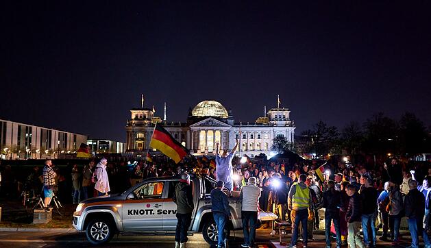 Demonstration mit Autokonvoi gegen hohe Spritpreise