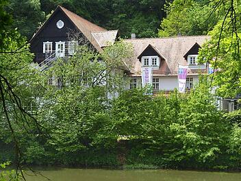 Die Jugendherberge "Wolfsschlucht" im Bamberger Hain wird in Zukunft ein Haus für Kinder und Jugendliche bleiben. Foto: Ronald Rinklef