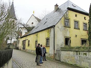 Schon am Äußeren ist der dringende Handlungsbedarf an der Alten Mühle in Oberhaid erkennbar. Alle Fotos: Anette Schreiber