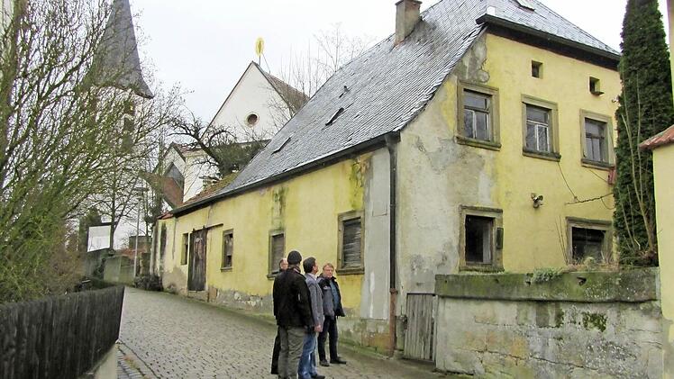 Schon am Äußeren ist der dringende Handlungsbedarf an der Alten Mühle in Oberhaid erkennbar. Alle Fotos: Anette Schreiber
