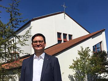 In St. Urban feierte Pfarrer Matthias Bambynek am Sonntag, 26. April, Gottesdienst. Foto: M. Memmel