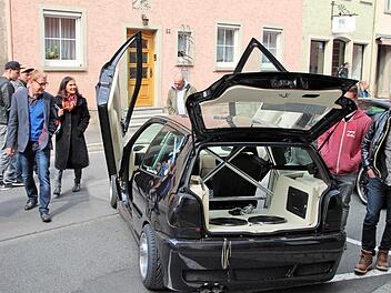 Die Flügeltüren dieses GTI wurden von vielen Besuchern des Treffens bestaunt. Foto: Dieter Britz