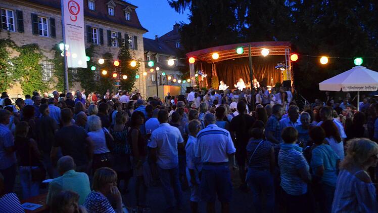 Großer Andrang herrschte beim Auftritt der "Jets".  Fotos: Peter Rauch
