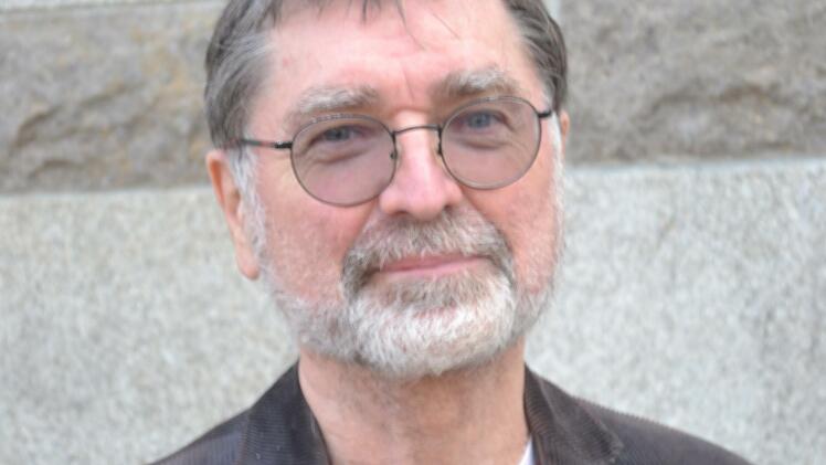 Im Interview haben wir mit dem Leiter der Krankenhauskoordinierung Dr. Michael Mildner darüber gesprochen, wie ernst die Lage in den Krankenhäusern ist und wie die nächsten Wochen werden könnten.