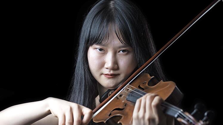 Chenyuan Mu an der Violine ist eine der vier jungen Künstlerinnen, die im Rahmen der „Schüttbau Nachmittagskonzerte“ am 26. November in Rügheim auftreten.
