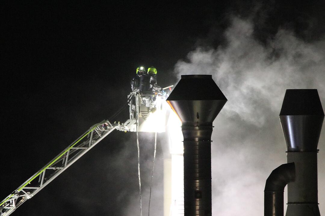 Rödental: Großbrand in Recycling-Betrieb
