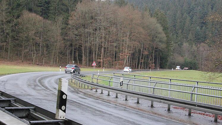 Die Kreisstraße 3 bei der Kremnitzbrücke  Foto: Friedwald Schedel