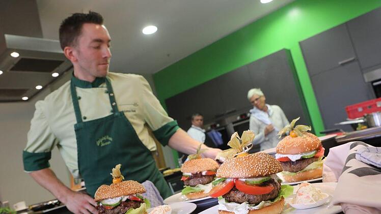 Impressionen vom Oberfranken-Burger-Wettbewerb im Kulmbacher Mupäz Foto: Barbara Herbst