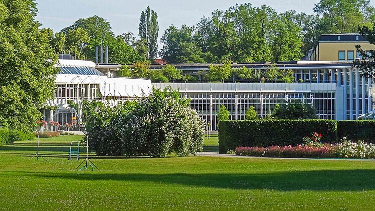 Das Kongresshaus habe eine "schöne transparente Architektur", die mit einem Hotelbau fortgesetzt werden solle, findet Michael Stoschek. Foto: Jochen Berger
