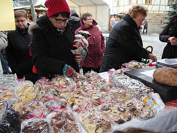 Weihnachtsgebäck lockt auf dem Adventsmarkt Foto: Mathias Erlwein