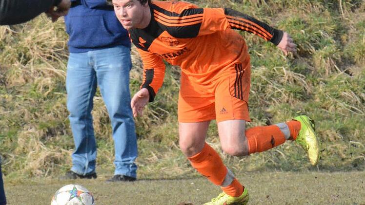 Auch zwei Klassen höher im Vorwärtsgang? Patrick Barthelmes, Neuzugang von der DJK Schondra, muss sich seinen Platz im Bezirksliga-Kader des SV Riedenberg erst noch erkämpfen. Foto: ssp