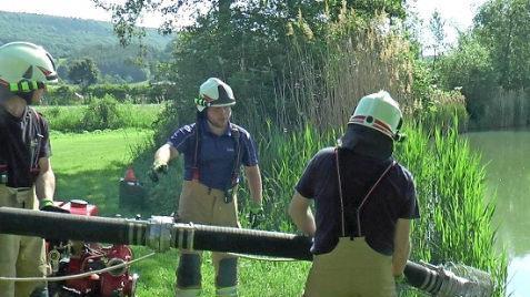Am See in der Nähe des Nassacher Zeltplatzes wurde die Saugstelle eingerichtet. Das war der Anfang der langen Wasserförderstrecke.