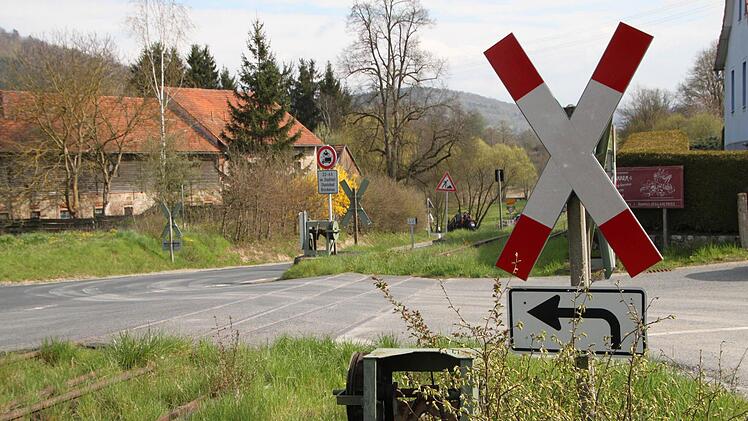 Die Andreaskreuze stehen noch. Foto: Ulrike Müller