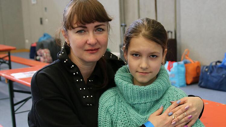 Anna ist mit ihrer Tochter Sophia zusammen mit sechs anderen Menschen auf der Ladefläche eines Pritschenwagens geflohen. Foto: Romy Denk
