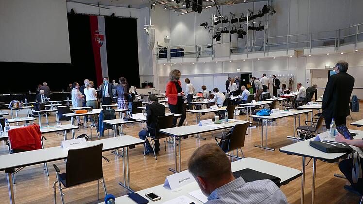 Blick in den Hegelsaal der Konzerthalle vor Beginn der Stadtratssitzung. Foto: Marion Krüger-Hundrup