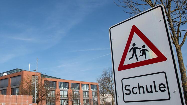 Die Schulen im Landkreis Kulmbach bleiben geschlossen, der Inzidenzwert ist zu hoch. Symbolfoto: Archiv/dpa