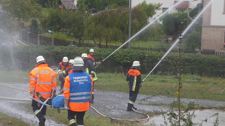 Mit einer Übung in Ködnitz begann am Samstag die Aktionswoche der Feuerwehren im Kreis Kulmbach. Foto: Werner Reißaus