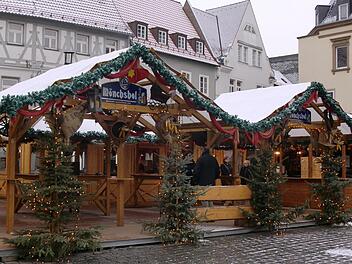 Ein Unbekannter hat mit einem Buttersäure-Anschlag am Samstagabend die Ü-30-Party im Winterdorf  gesprengt. Fotos: privat