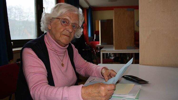 Für Gertrud Schröter (85) ist die Kommunalwahl die erste bayerische Wahl. Die Berlinerin ist erst 2010 nach Forchheim gezogen, da ihre Tochter hier wohnt.