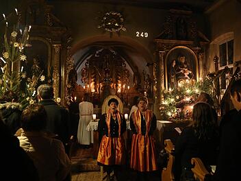 Die Sängerinnen des Torbergtrios in der Sankt-Moritz-Kapelle Foto: Franz Galster