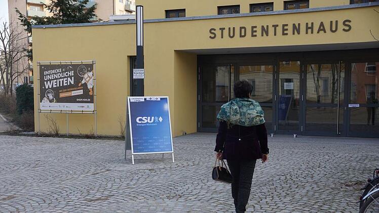 Der CSU-Neujahrsempfang fand zum ersten Mal in der frisch renovierten Mensa der FAU Erlangen statt.