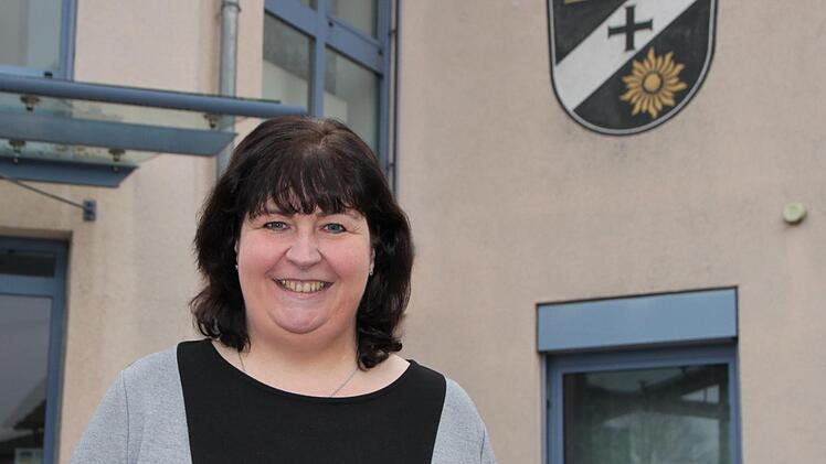 Katja Habersack ist gebürtige Mottenerin und wohnt seit zehn Jahren in Eichenzell. Sie möchte auf Bürgermeister Jochen Vogel folgen. Foto: Ulrike Müller