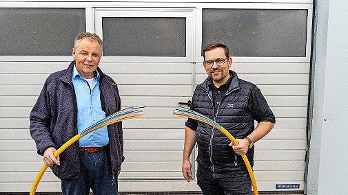 Bürgermeisterkandidat Georg Eismann und CSU-Ortsvorsitzender Johannes Eismann sorgen sich um den Glasfaserausbau.