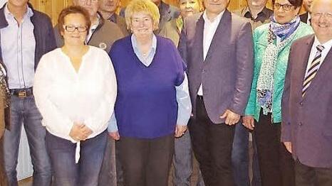 Aus dem Raum Coburg, Lichtenfels und Kronach kamen die geehrten ehrenamtlichen Mitglieder, die in Steinberg geehrt wurden. Mit dabei war auch Kreisvorsitzender Egon Grünbeck (Vierter von links), der das Ehrenamt in seiner Laudatio besonders heraushob und die Verdienste der Gäste würdigte.