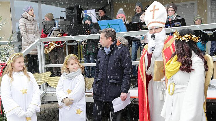 Auf dem Hallerndorfer Weihnachtsmarkt Foto: Mathias Erlwein