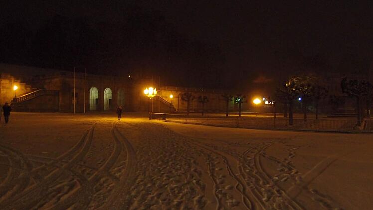 Schlossplatz: Impressionen aus dem verschneiten CoburgFoto: Jochen Berger