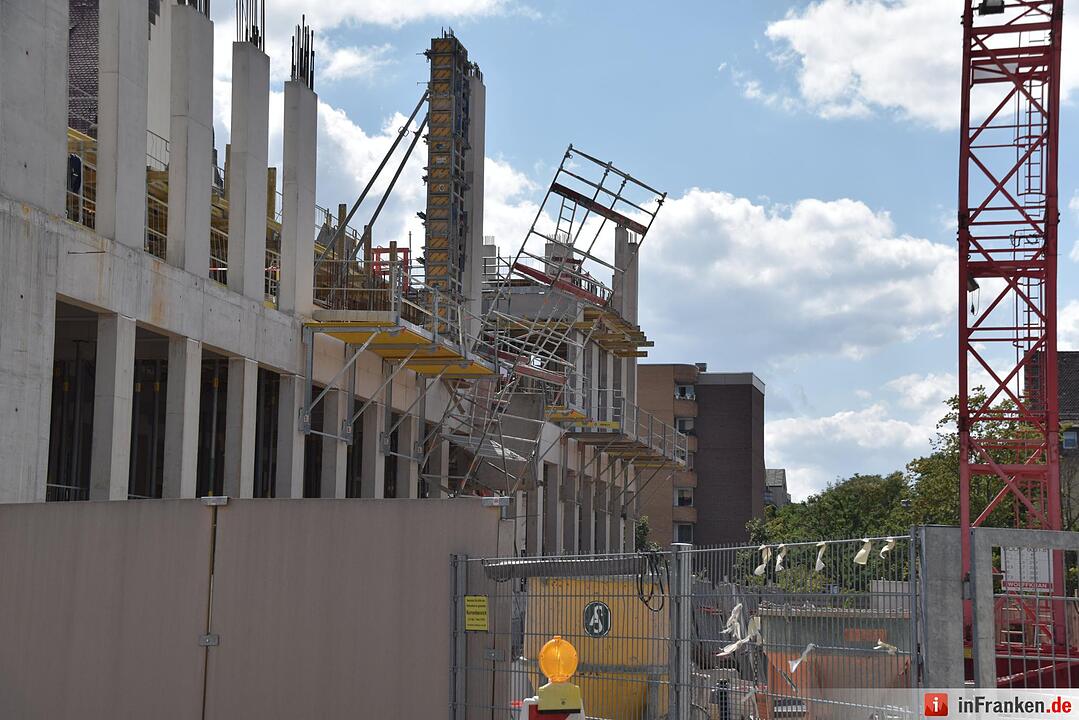Arbeitsunfall in Nürnberg: Baugerüst stürzt ein