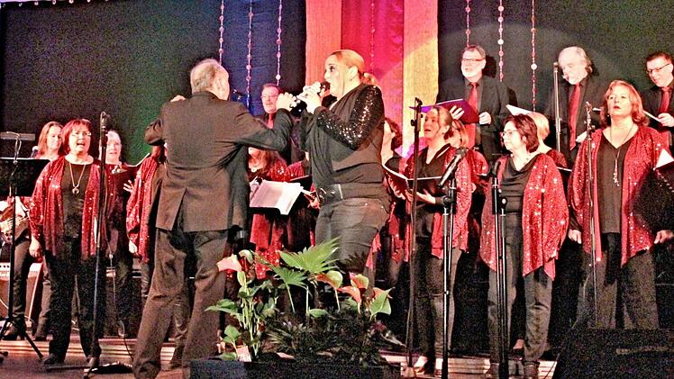 "Praising People" mit Dirigenten Bernd Schmidt und Kaybee Cashmore.Helmut Will