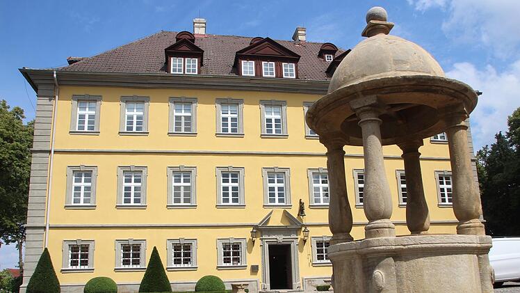 Der Schlosshof in Hafenpreppach wird am Sonntag, 1. September, erstmals Schauplatz einer musikalischen Soiree sein. Zu Gast ist das Bläseroktett der Staatskapelle Berlin. Foto: Eckehard Kiesewetter