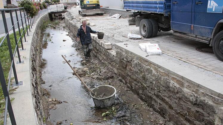 Die Mauer am Fischbach im Norden von Rüssenbach ist bereits saniert.