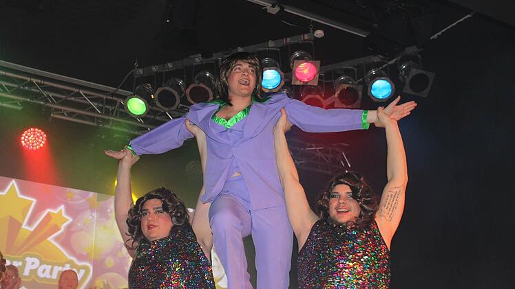 Sie sorgten für Furore: Das Männerballett mit ihrem deutschen Schlagerfestival.  Foto: Veronika Schadeck