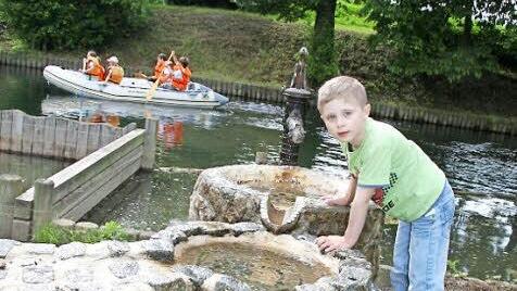 Julius Hörl und viele andere Kinder hatten ihren Spaß beim italienischen Fest am Badeweiher.  Fotos: Sonja Adam