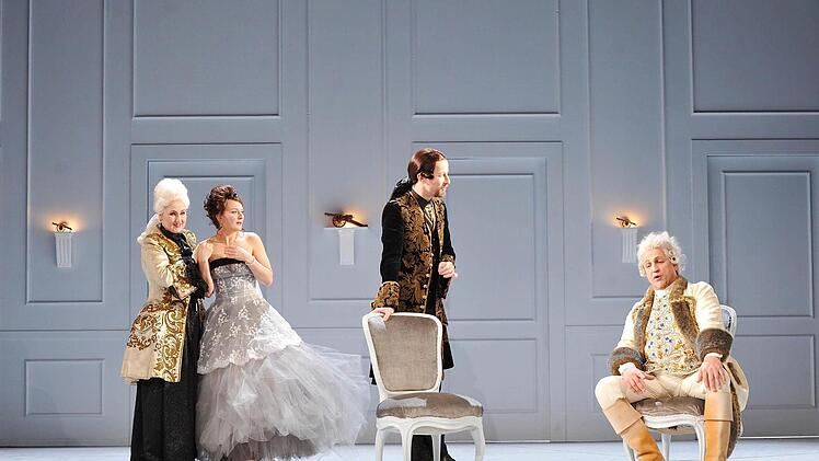 Szene aus dem "Rosenkavalier" am Landestheater Coburg.Foto: Andrea Kremper