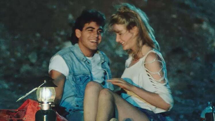 Nur ein kurzer Auftritt: George Clooney und Laura Dern spielten in "Grizzly II: The Predator" ihre ersten Rollen.