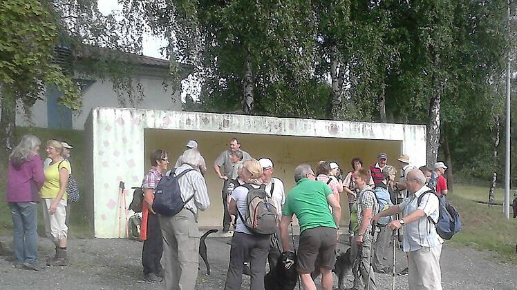 Abmarsch an der Stadthalle Kupferberg.