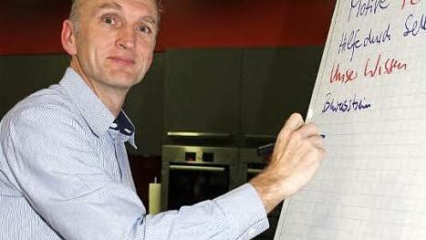 Frank Braun vom Eine-Welt-Netzwerk in Nürnberg betonte, dass Geld von alleine kommt, wenn am Anfang eine gute Idee steht. Foto: Sonja Adam