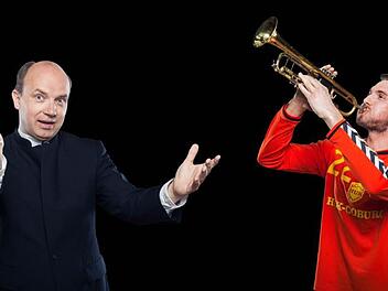 Kunst trifft Sport: Coburgs Generalmusikdirektor Roland Kluttig und HSC-Torwart Oliver Krechel werben für die Handball-Sinfonie in der Coburger Arena.Foto: Sebastian Buff