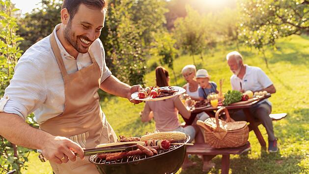 Wenn du beim Grillen einige Sicherheitstipps beachtest, wird das Beisammensein zum Erlebnis anstatt zum Desaster.