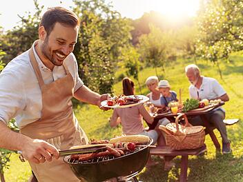 Wenn du beim Grillen einige Sicherheitstipps beachtest, wird das Beisammensein zum Erlebnis anstatt zum Desaster.