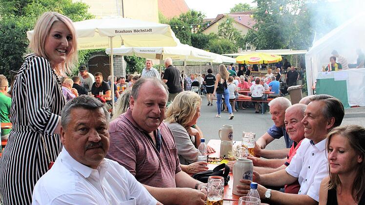 Stelldichein der Politiker    Foto: Evi Seeger