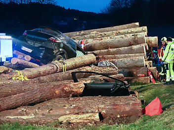 T&ouml;dlicher Verkehrsunfall bei Sch&ouml;llnach